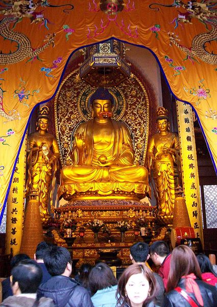 Datei:Bhaisajyaguru Lingyin Temple.jpg