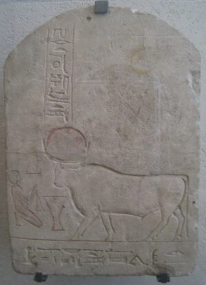 Mnevis Ta Louvre 08032013.jpg