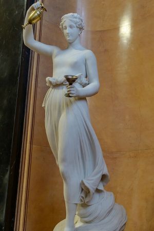 Canova-Hebe DSC8115.jpg